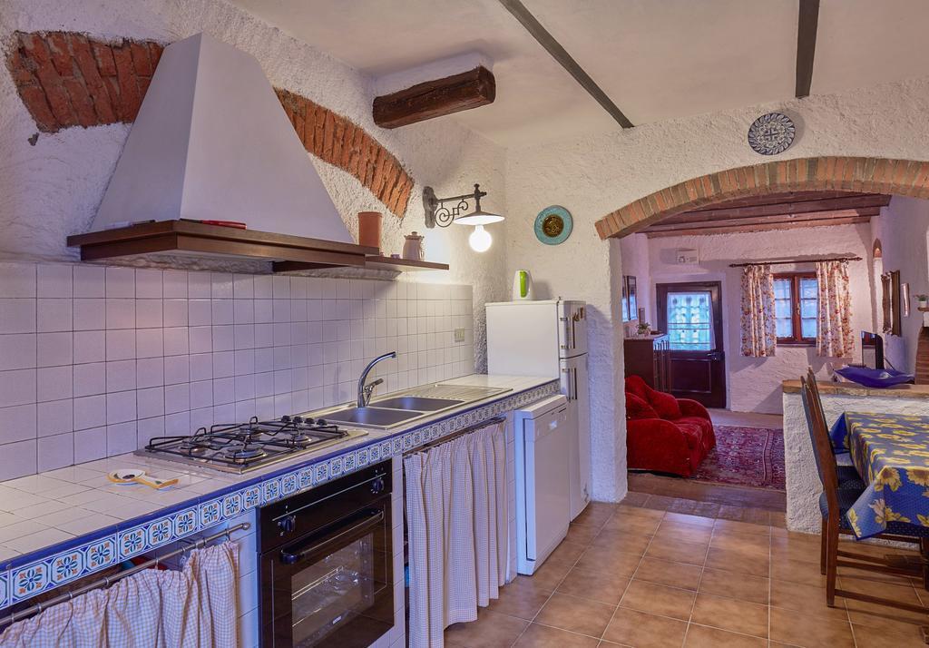 Podere Il Giurato Fauglia ภายนอก รูปภาพ